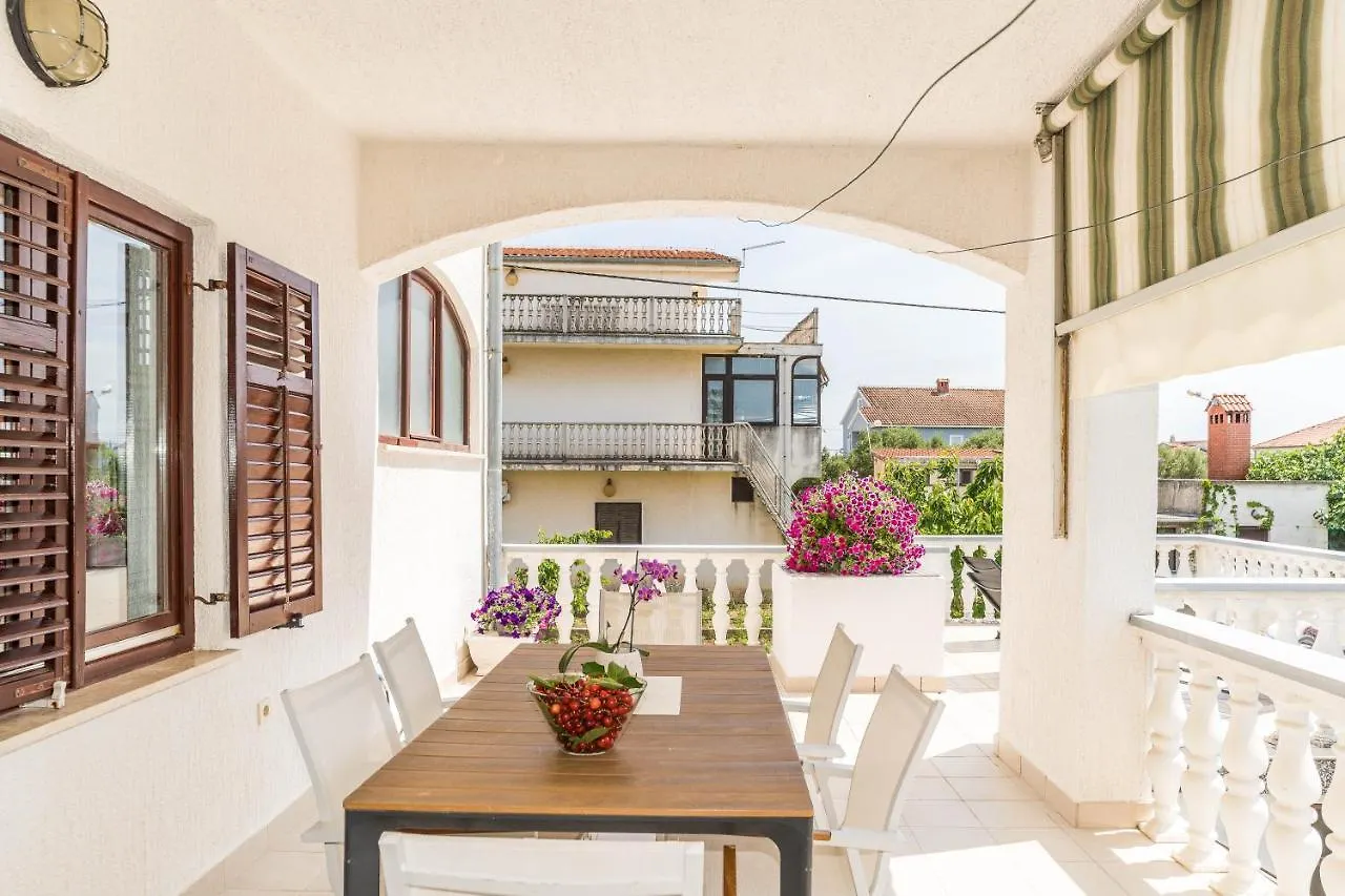 Tinel Apartment Sukošan 0*,