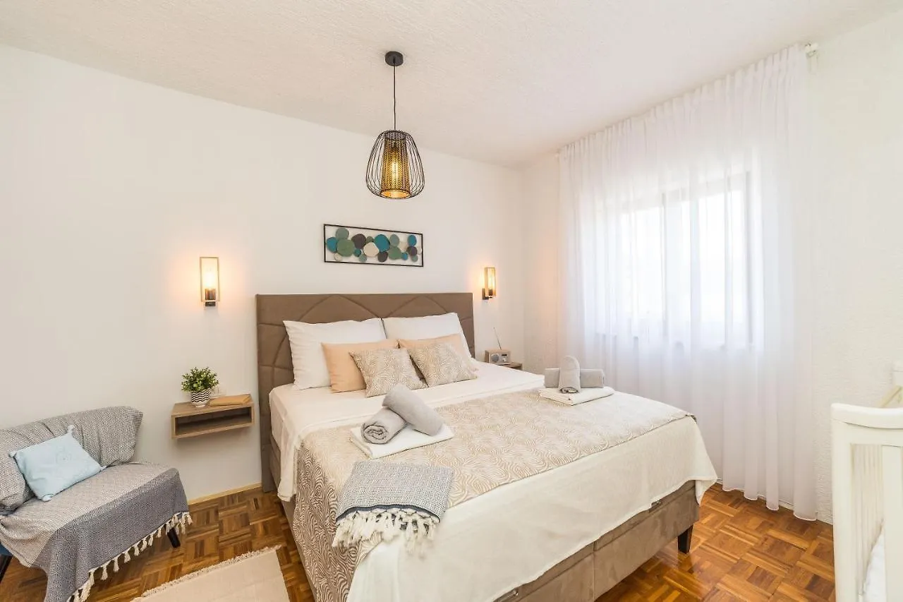 Tinel Apartment Sukošan